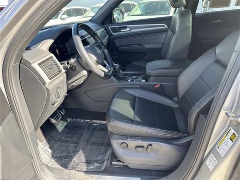 Certified 2022 Volkswagen Atlas Cross Sport SEL R-Line image 12