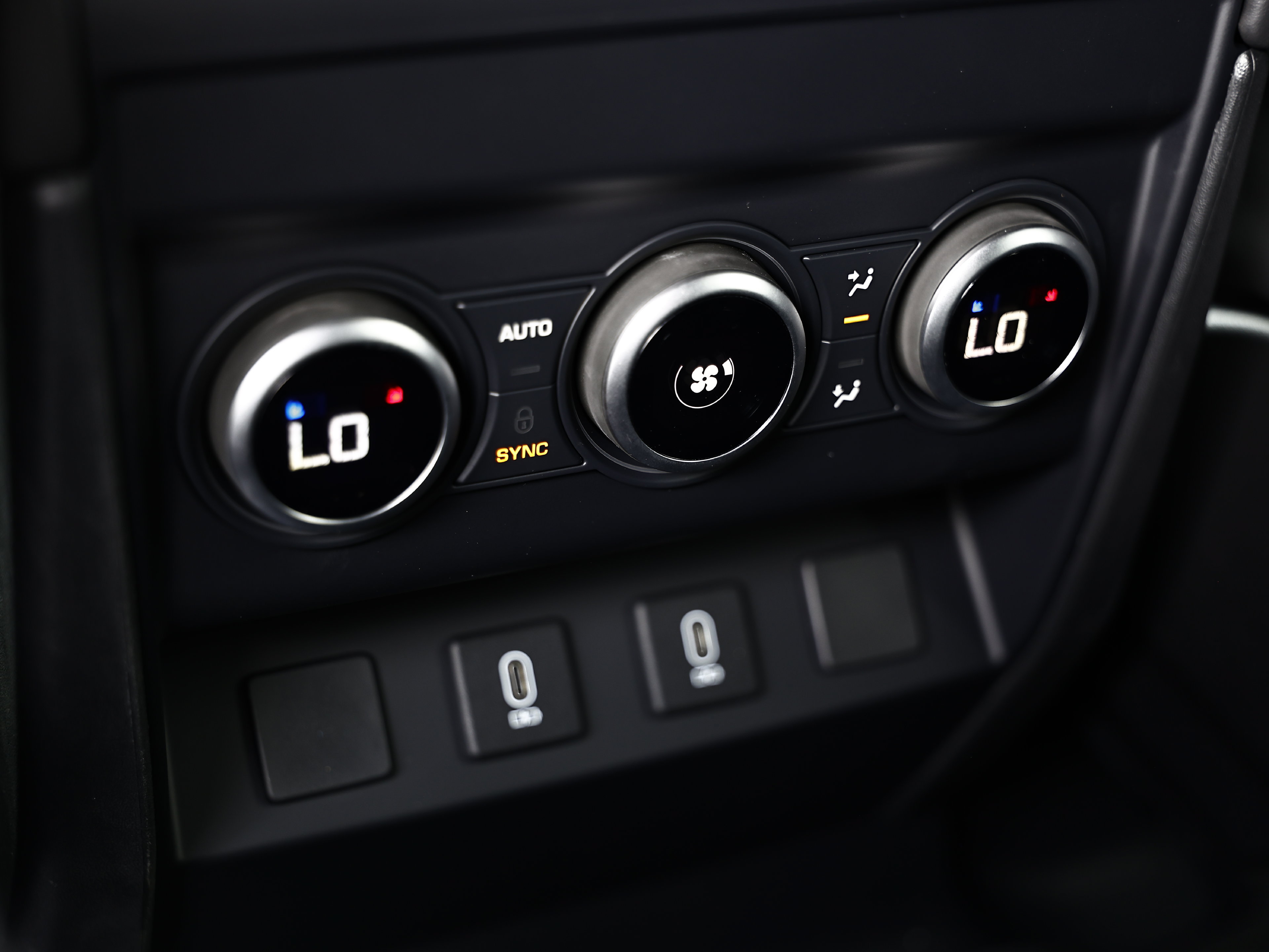 New 2026 Land Rover Defender 110 S AWD/4WD image 33