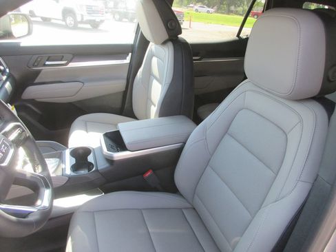 New 2027 GMC Terrain Elevation w/ Elevation Premium Package FWD image 11
