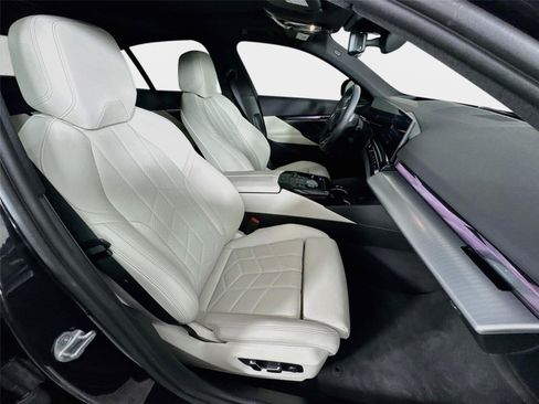 Used 2024 BMW i5 eDrive40i w/ M Sport Package RWD image 30