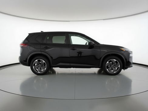 Used 2025 Nissan Rogue SV image 11