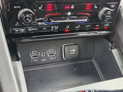 Used 2025 Jeep Grand Cherokee Altitude image 17