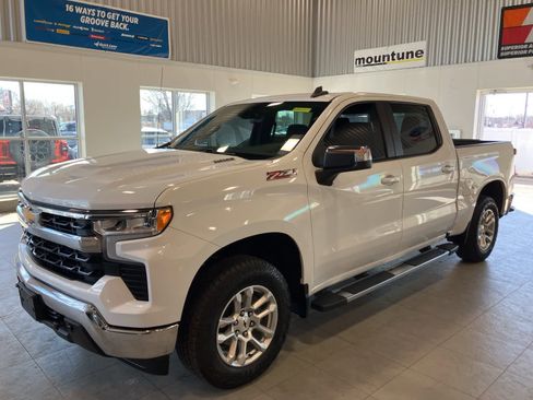 Used 2023 Chevrolet Silverado 1500 LT w/ Z71 Off-Road Package image 1