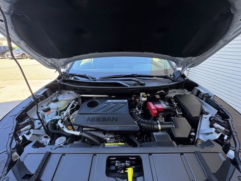 Used 2025 Nissan Rogue SV image 34