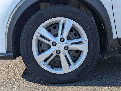 Used 2023 Nissan Kicks S FWD image 24