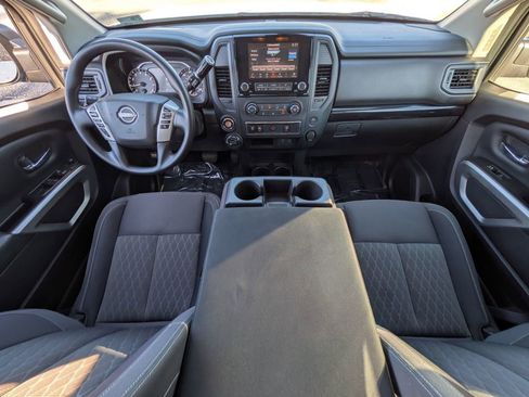 Used 2024 Nissan Titan SV image 27