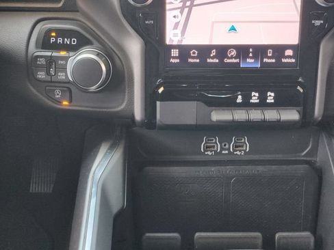 Used 2025 RAM 1500 Big Horn AWD/4WD image 19