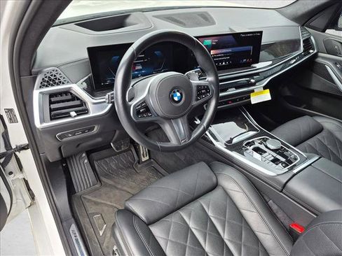 Used 2025 BMW X7 xDrive40i w/ M Sport Package AWD/4WD image 10
