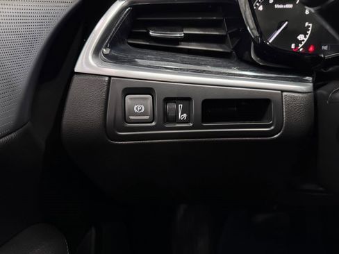 Certified 2024 Cadillac XT5 Premium Luxury image 18