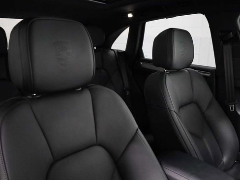 Certified 2026 Porsche Macan AWD/4WD image 20