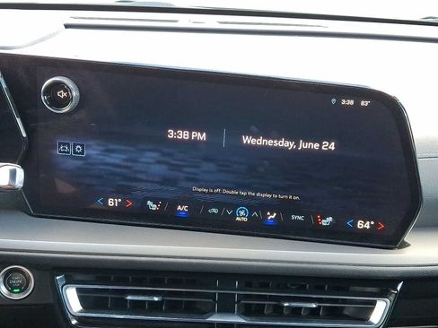 Used 2025 Chevrolet Traverse LT w/ LPO, Floor Liner Package AWD/4WD image 16