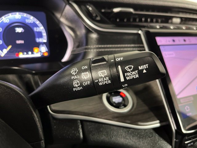 Used 2025 Jeep Grand Cherokee Limited AWD/4WD image 23