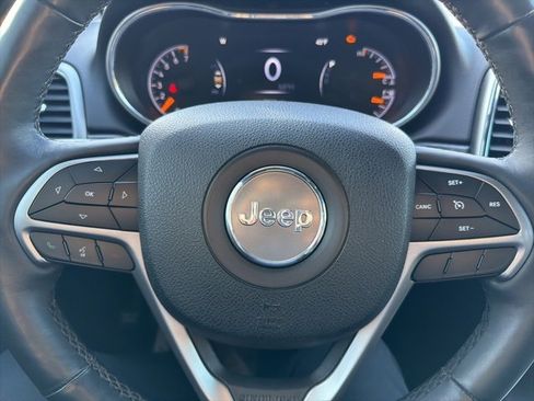 Used 2018 Jeep Grand Cherokee Limited image 13