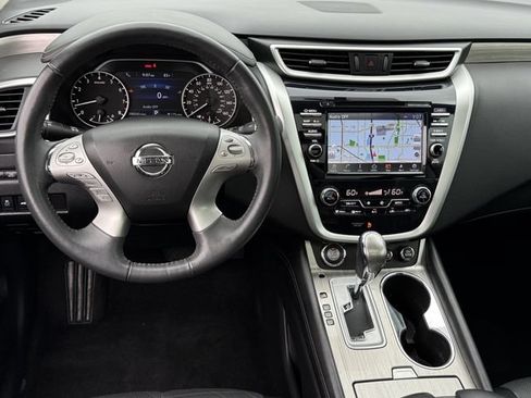 Used 2017 Nissan Murano Platinum w/ Platinum Technology Package FWD image 12