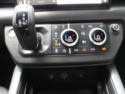 Used 2023 Land Rover Defender 130 X-Dynamic SE AWD/4WD image 44