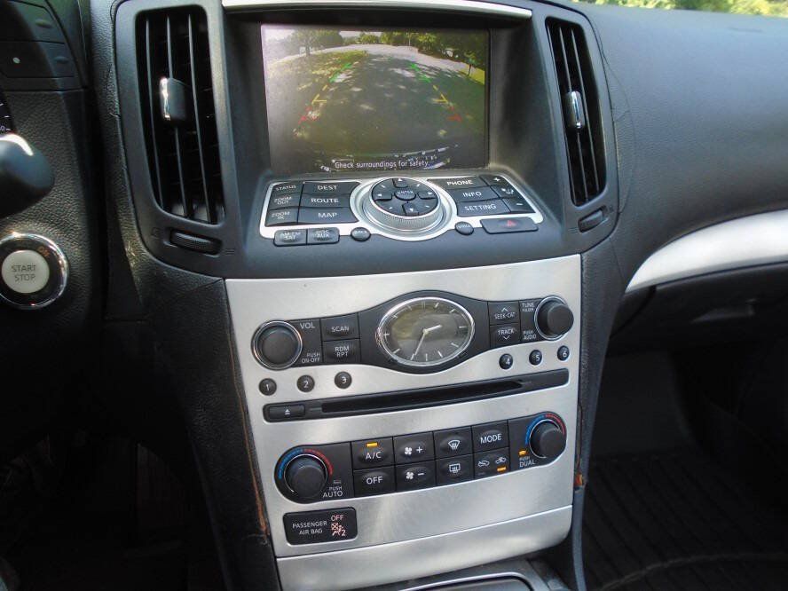 Used 2010 INFINITI G37 Convertible w/ Premium Pkg RWD image 14