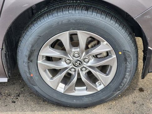 Used 2023 Toyota Sienna XLE image 15