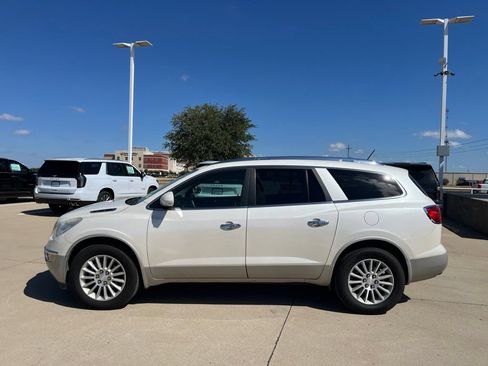 Used 2011 Buick Enclave CXL w/ Trailering Provision Package FWD image 3