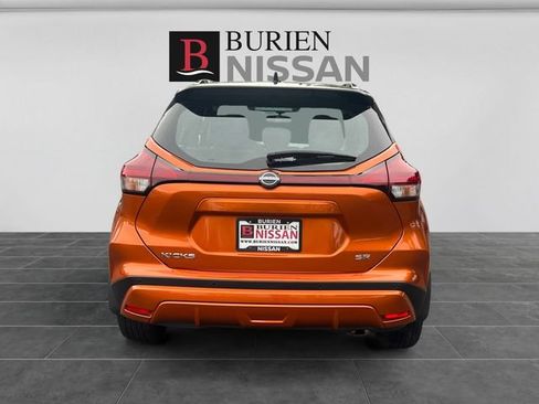 Used 2024 Nissan Kicks SR w/ SR Premium Package FWD image 4