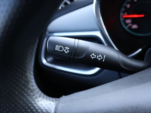 Used 2019 Chevrolet Equinox LT image 38