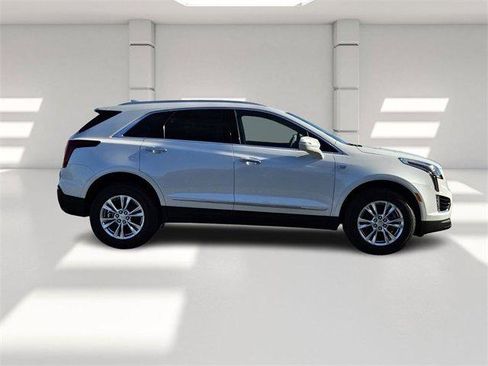 New 2026 Cadillac XT5 Luxury image 6