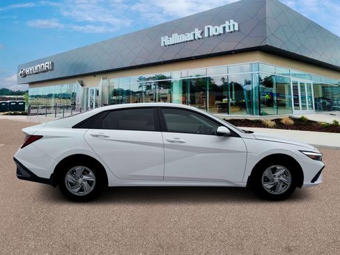 New 2026 Hyundai Elantra SE image 9