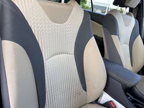 Used 2017 Toyota Prius Four image 23