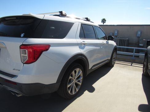 Used 2021 Ford Explorer Platinum w/ Equipment Group 601A image 3