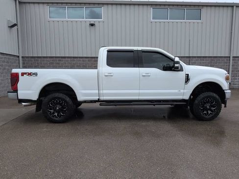 Certified 2022 Ford F250 Lariat w/ Lariat Value Package AWD/4WD image 2