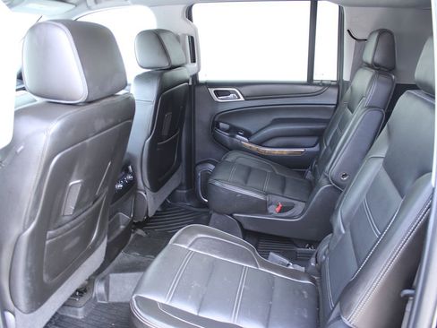 Used 2016 GMC Yukon XL Denali image 17