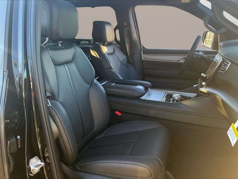 New 2026 Jeep Grand Wagoneer Limited AWD/4WD image 24