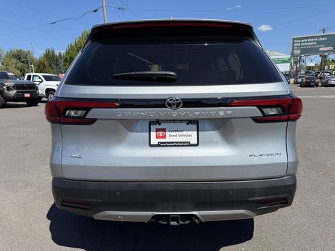 Used 2024 Toyota Grand Highlander Platinum image 10