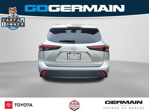 Used 2024 Toyota Highlander XLE FWD image 10