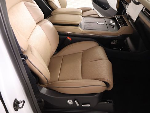 New 2026 Lincoln Navigator Black Label AWD/4WD image 14