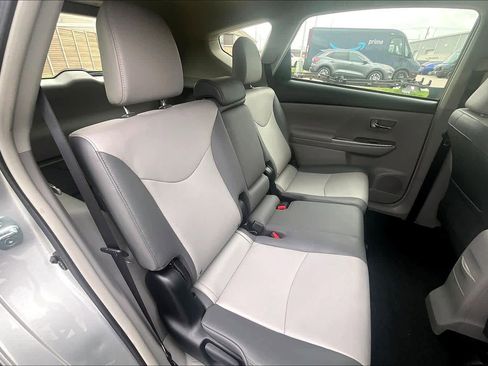 Used 2017 Toyota Prius V Four image 19