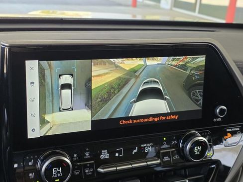 Used 2023 Toyota Highlander Limited image 19