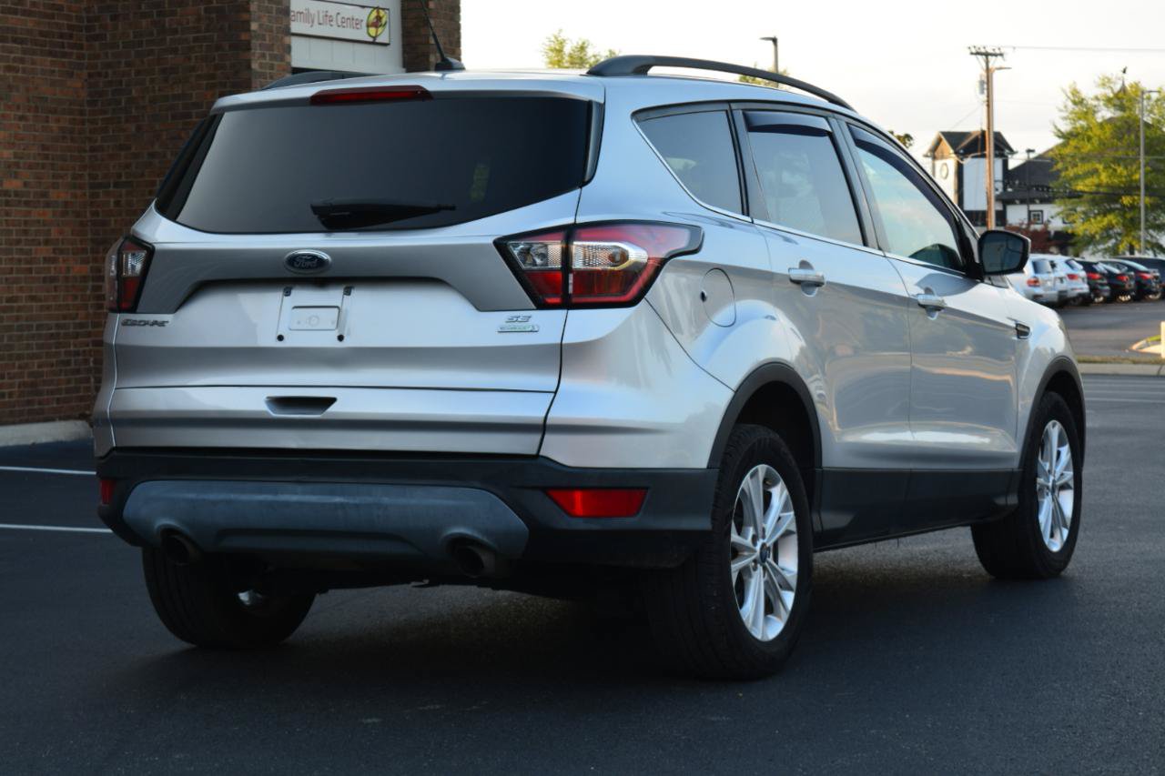 Used 2018 Ford Escape SE FWD image 5