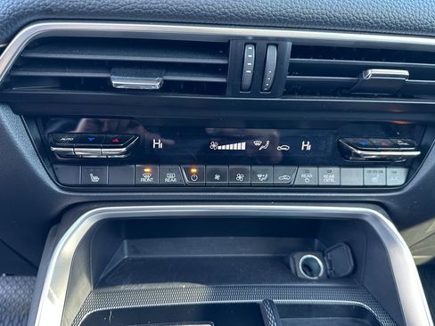 Certified 2024 MAZDA CX-90 Plug-In Hybrid w/ Preferred image 19