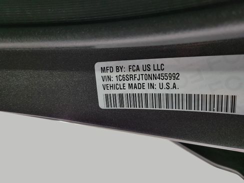 Used 2022 RAM 1500 Laramie AWD/4WD image 28