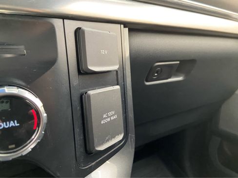 Used 2023 Ford F150 Lariat w/ Equipment Group 502A High image 37