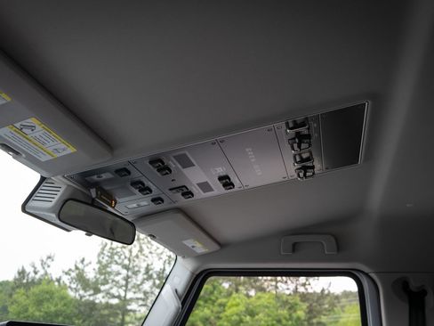 Used 2024 INEOS Grenadier AWD/4WD image 33