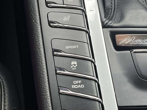 Used 2020 Porsche Macan AWD/4WD image 43