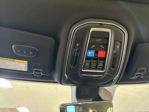 New 2025 Jeep Grand Cherokee Limited w/ Black Appearance Package image 35