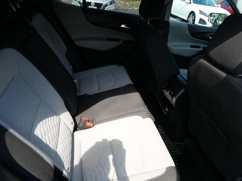 Used 2020 Chevrolet Equinox LS w/ LS Convenience Package AWD/4WD image 23