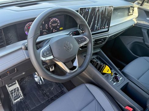 New 2026 Volkswagen Tiguan SE R-Line FWD image 12