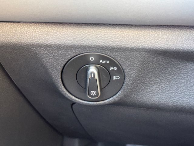 Used 2026 Volkswagen Jetta SE FWD image 33