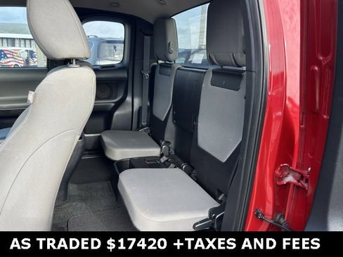 Used 2017 Toyota Tacoma SR image 15