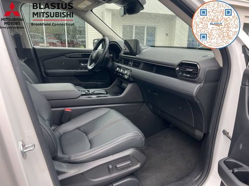 Used 2023 Honda Pilot Touring image 34