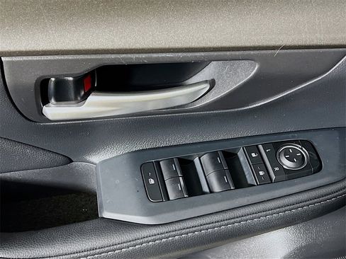 Used 2025 Toyota Grand Highlander AWD image 17