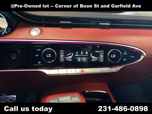 Used 2024 Genesis GV70 2.5T w/ Sport Prestige Package AWD/4WD image 19